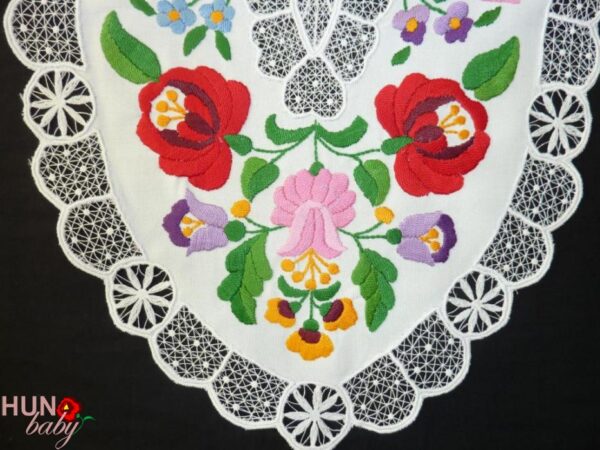 RISELT terítő kalocsai ovális 50x29 cm