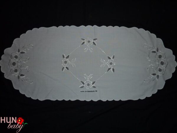 NAGYFUTÓ FEHÉR ovális riselt komlói minta 46x110 cm