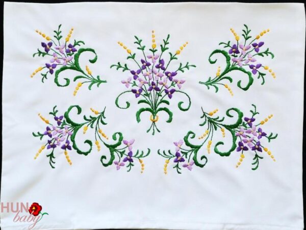 Párna hímzett ibolyás 58x40 cm