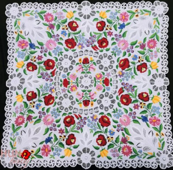 Riselt terítő kalocsai 80x80 cm