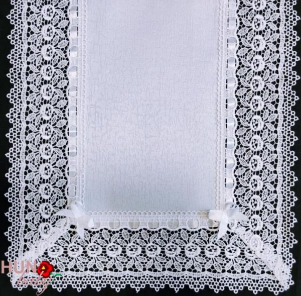 Csipkés szélű terítő fehér 88x38 cm