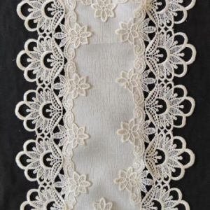 Csipkés szélű terítő krémsárga 50x28 cm
