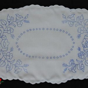 Előnyomott kalocsai Kisterítő - magyaros mintával - 40x25 cm - Emőke