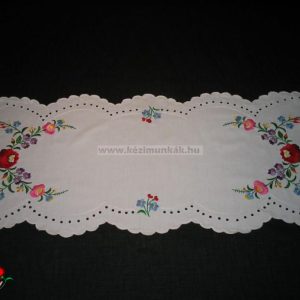 Hímzett futó kalocsai luggalt 85x35 cm