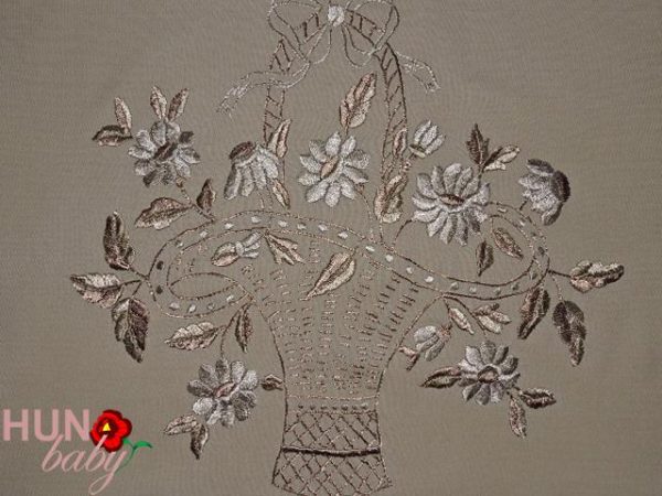 Hímzett párnahuzat drapp kosaras 56 x42 cm