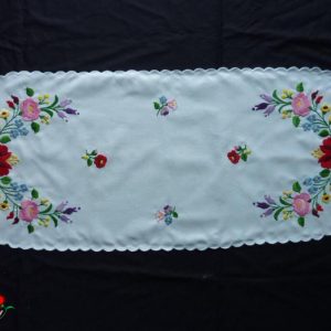 Hímzett terítő futó kalocsai ovális 85x36 cm