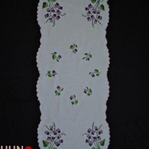 Hímzett terítő ibolyás futó 85x35 cm