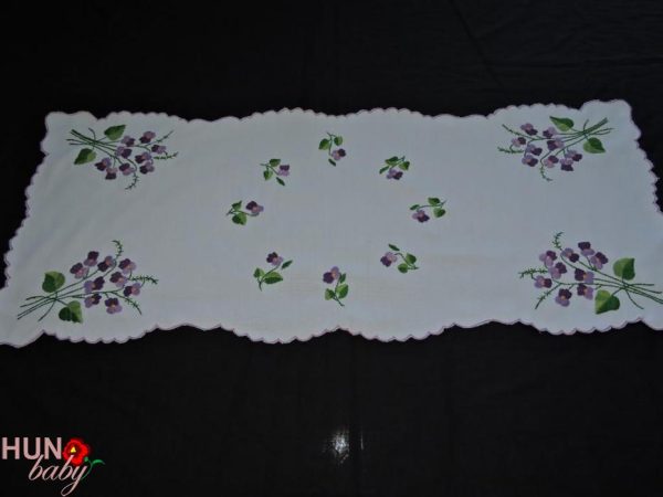Hímzett terítő ibolyás futó 85x35 cm