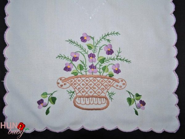 Hímzett terítő ibolyás futó kosaras 85x35 cm