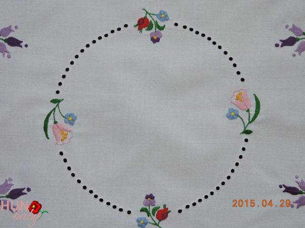 Hímzett terítő kalocsai kör 85 cm
