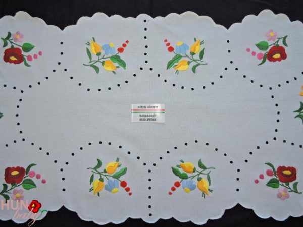 Hímzett terítő kalocsai mintával luggalt 75x35 cm