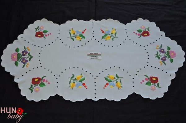 Hímzett terítő kalocsai mintával luggalt 75x35 cm