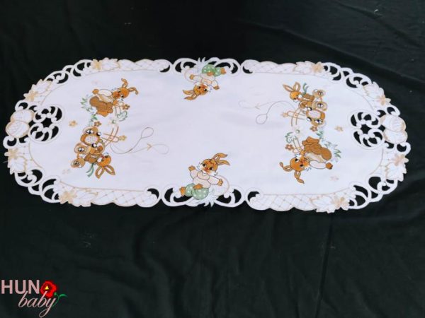 Húsvéti terítő gépi fehér nyuszis 85x35 cm