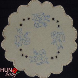 Kisterítő drapp szegett luggalt 18 cm (előnyomott)