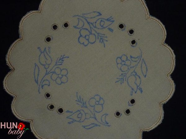 Kisterítő drapp szegett luggalt 18cm (előnyomott)
