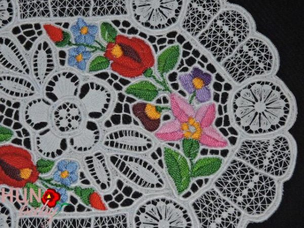 Riselt terítő áttört kalocsai 28x19 cm