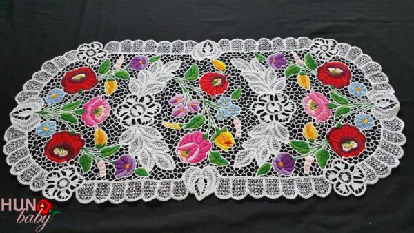 Riselt terítő kalocsai áttört ovális 70x33 cm