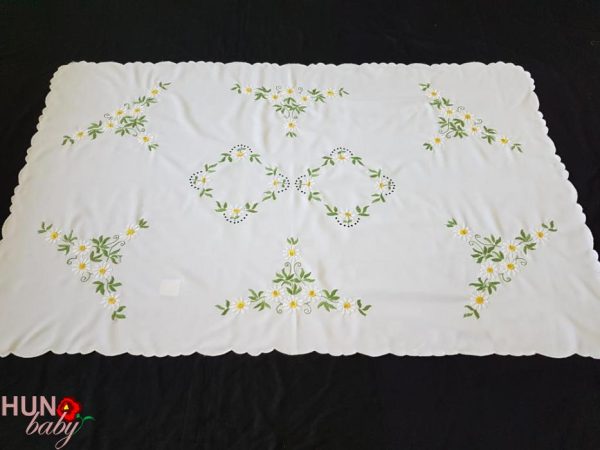 Hímzett terítő margarettás 140x90 cm