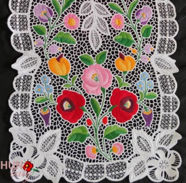 Riselt kalocsai terítő áttört 85x37 cm