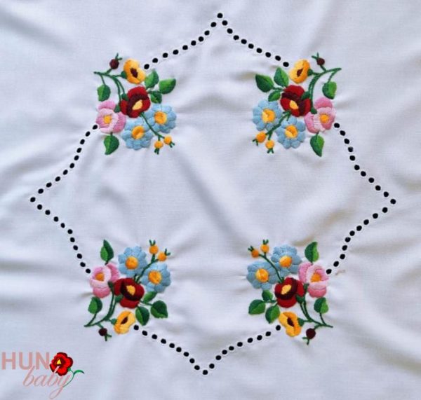 Hímzett terítő kalocsai luggalt 85x85 cm