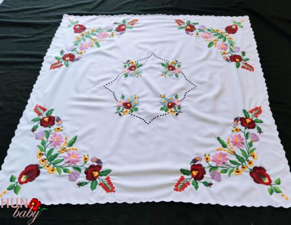 Hímzett terítő kalocsai luggalt 85x85 cm