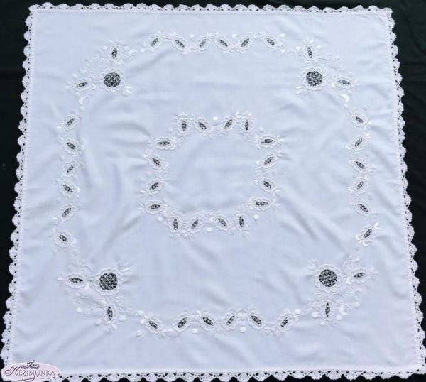 Hímzett terítő uri minta riselt 90x90 cm