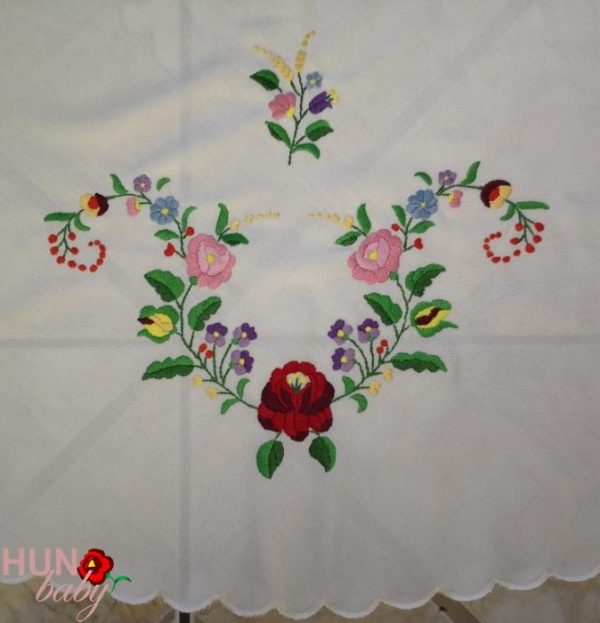 Előnyomott kalocsai nagyterítő kör szegett 150 cm