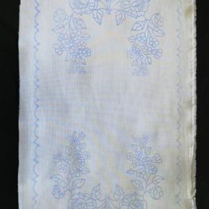 Előnyomott kalocsai terítő szegetlen 85x35 cm