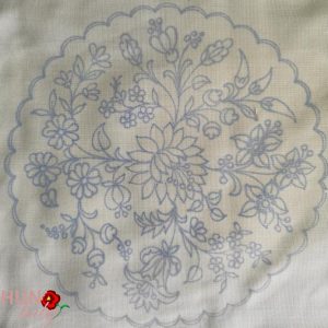 Előnyomott kalocsai terítő szegetlen kör 28 cm