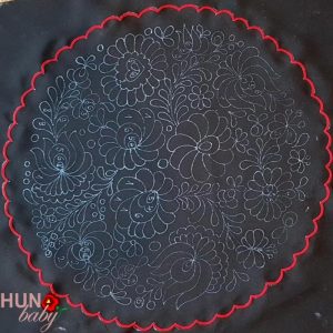 Előnyomott matyó terítő kör szegett 45 cm