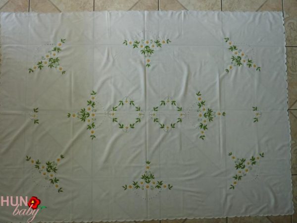 Előnyomott szegett margarettás nagyterítő 220x150 cm
