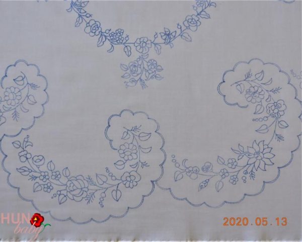 Előnyomott terítő szegetlen kalocsai kör 85 cm