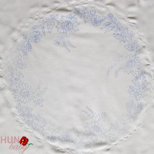Előnyomott terítő szegett fehér kalocsai 45 cm