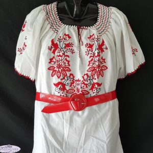 Hímzett blúz piros fekete mintás