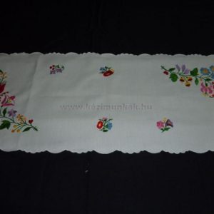 Előnyomott futó kalocsai szegett 85x35 cm