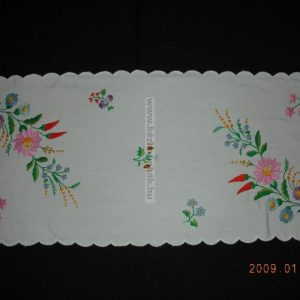 Előnyomott futó kalocsai szegett 85x35 cm