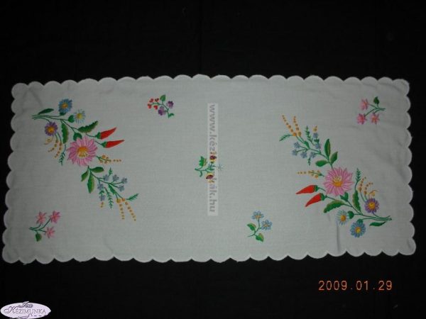 Előnyomott futó kalocsai szegett 85x35 cm