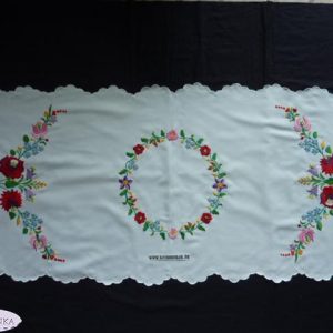 Előnyomott nagyfutó kalocsai szegett 110x45 cm