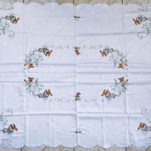 Húsvéti nagyterítő gépi fehér nyuszis 175x135 cm