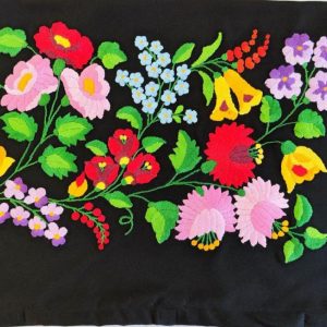 Párna húzat hímzett kakocsai fekete 55x45 cm