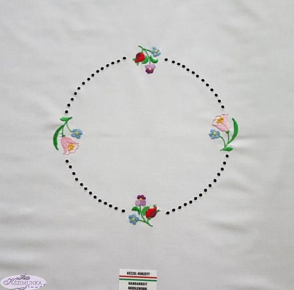 Kalocsai terítő hímzett kör 85 cm