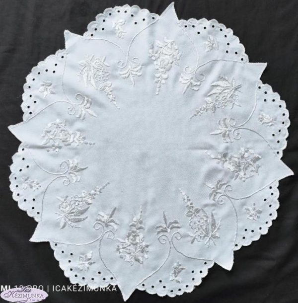 Hímzett terítő kalocsai kör 55 cm