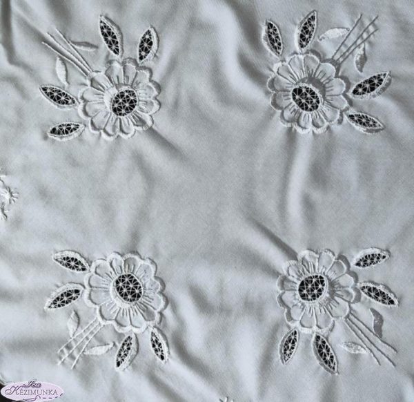Hímzett terítő komlói kör 60 cm