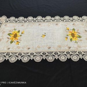 Csipkés szélű terítő v.drapp napraforgós 85x36cm