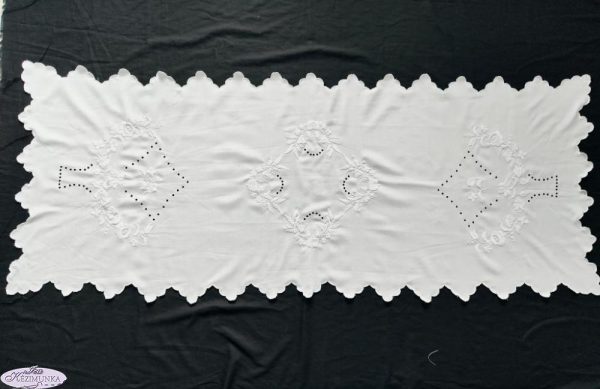 Hímzett nagyfutó fehér luggalt 150x60 cm