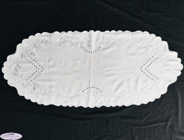 Hímzett nagyfutó fehér luggalt margarettás 110x45cm