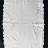 Hímzett nagyfutó fehér luggalt margarettás 110x45cm