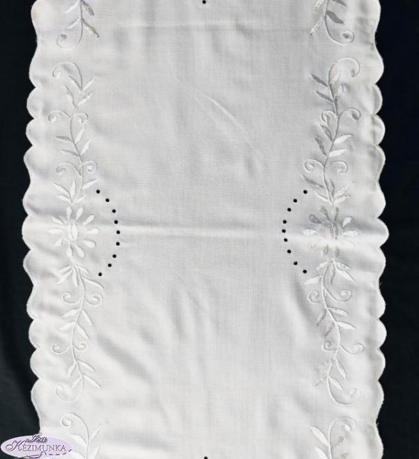 Hímzett nagyfutó fehér luggalt margarettás 110x45cm