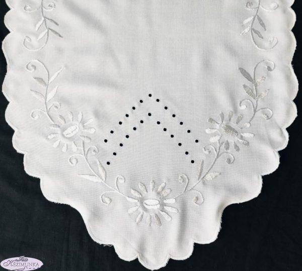 Hímzett nagyfutó fehér luggalt margarettás 110x45cm