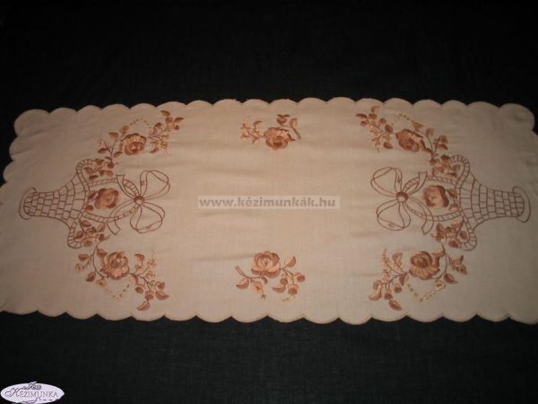 Terítő hímzett drapp kalocsai kosaras 85x35 cm